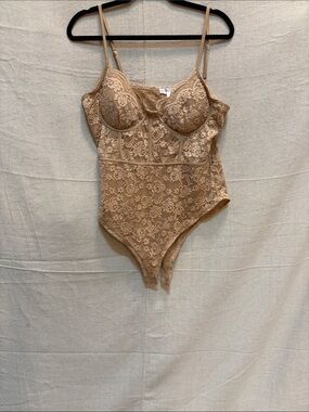 Lace Underwire Bodysuit in Nude